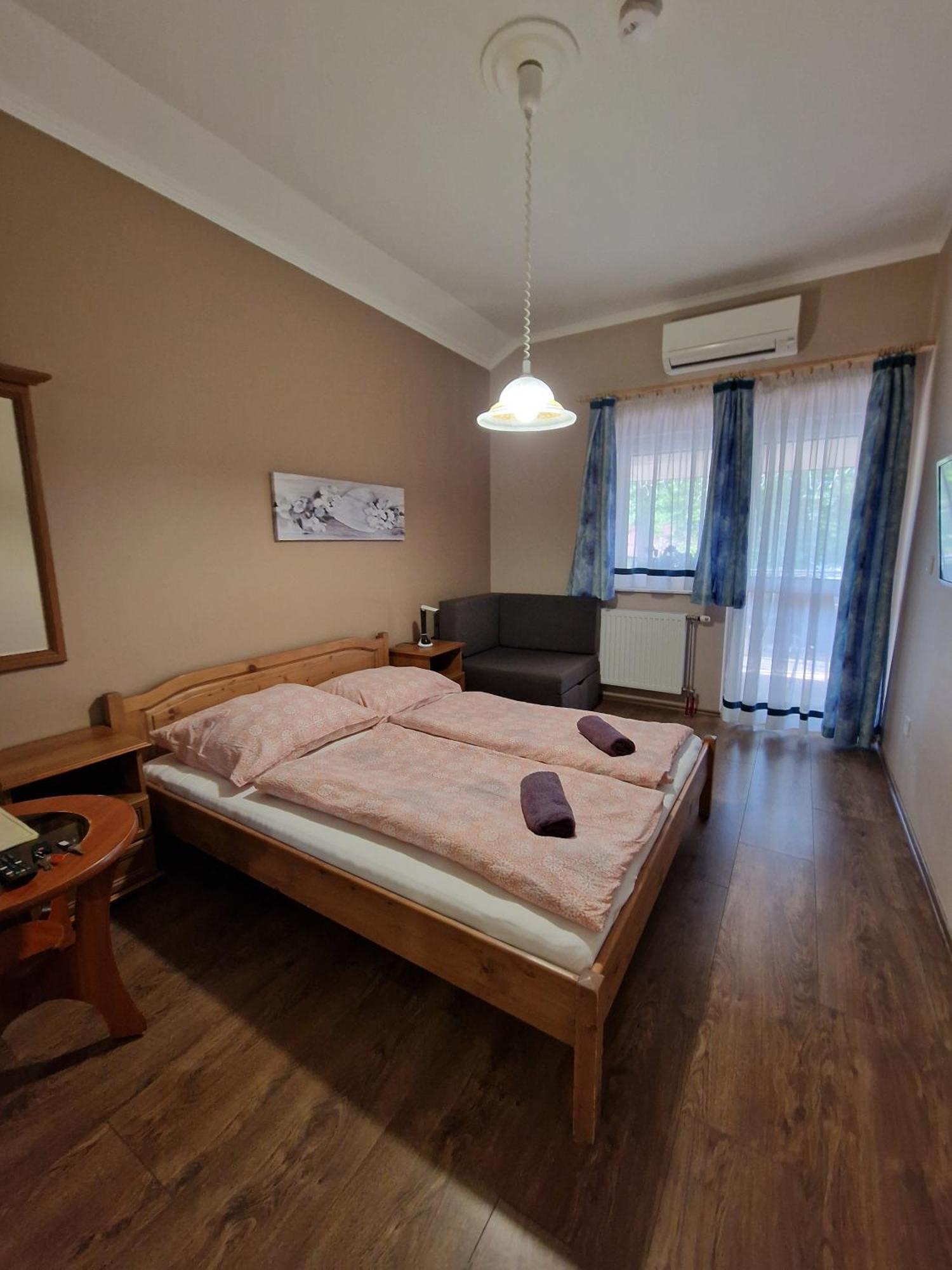 Villa Leticia Siófok Exterior foto